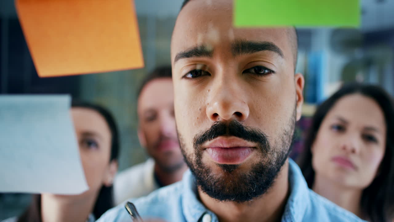 sesión de lluvia de ideas en equipo