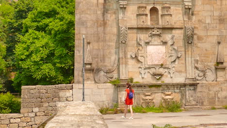 Woman-walking-in-Jardim-das-Virtudes-in-Porto,-Portugal