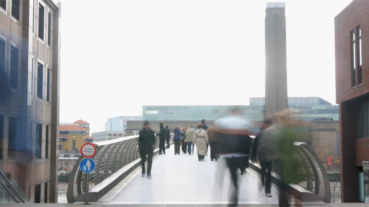 런던 00의 밀레니엄 브리지 타임랩스