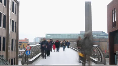 timelapse of millennium bridge in london 00