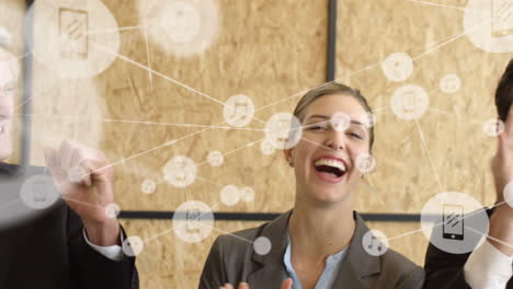 animación de la red de conexiones con iconos sobre personas de negocios en la oficina
