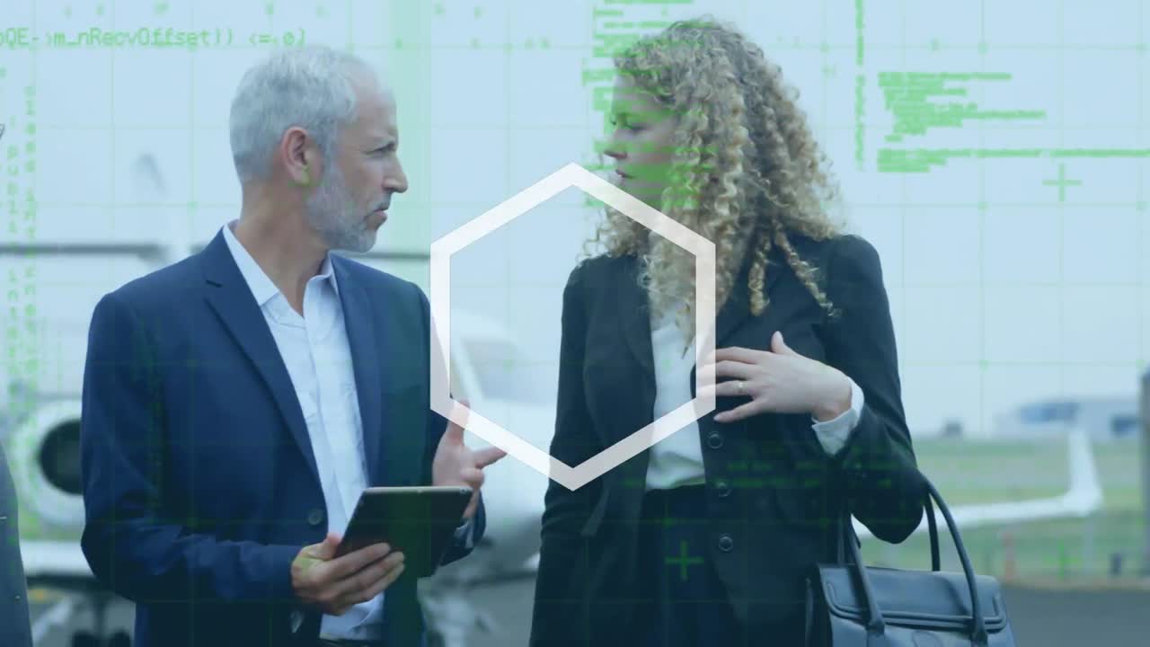 animación del procesamiento de datos sobre personas de negocios usando tableta por avión