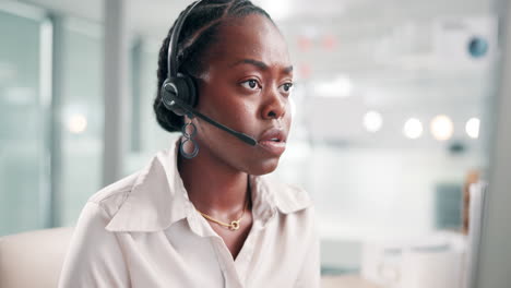 woman in call center