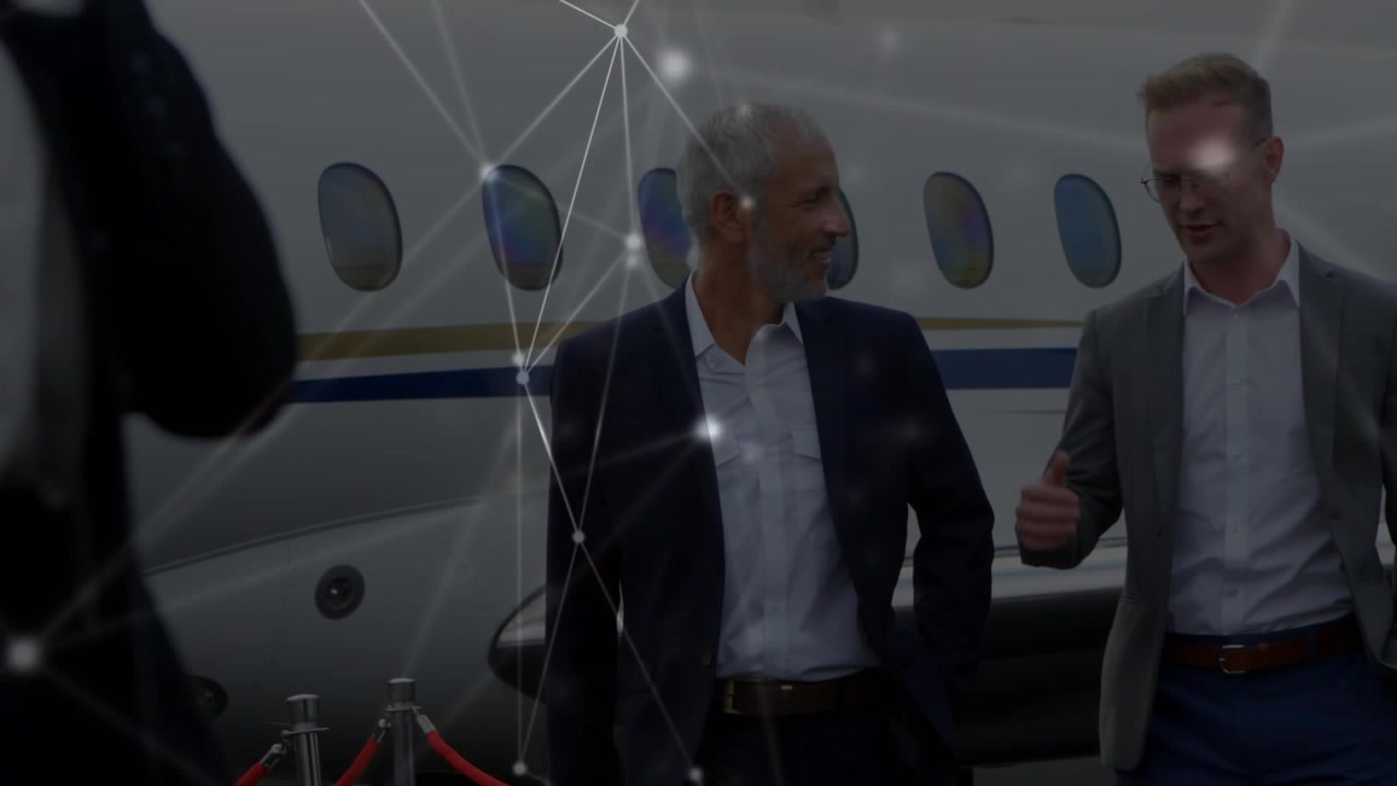 Animazione di una rete di connessioni su diversi professionisti in aeroporto.