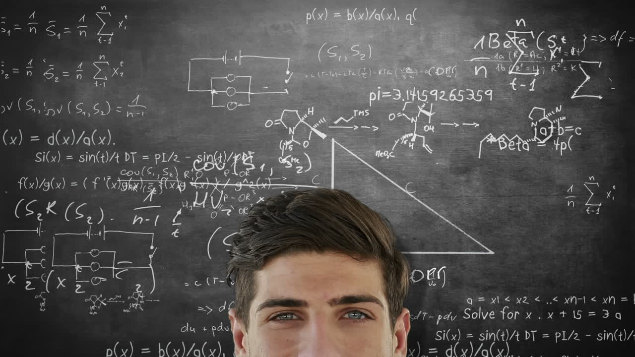 uomo d'affari che guarda in alto