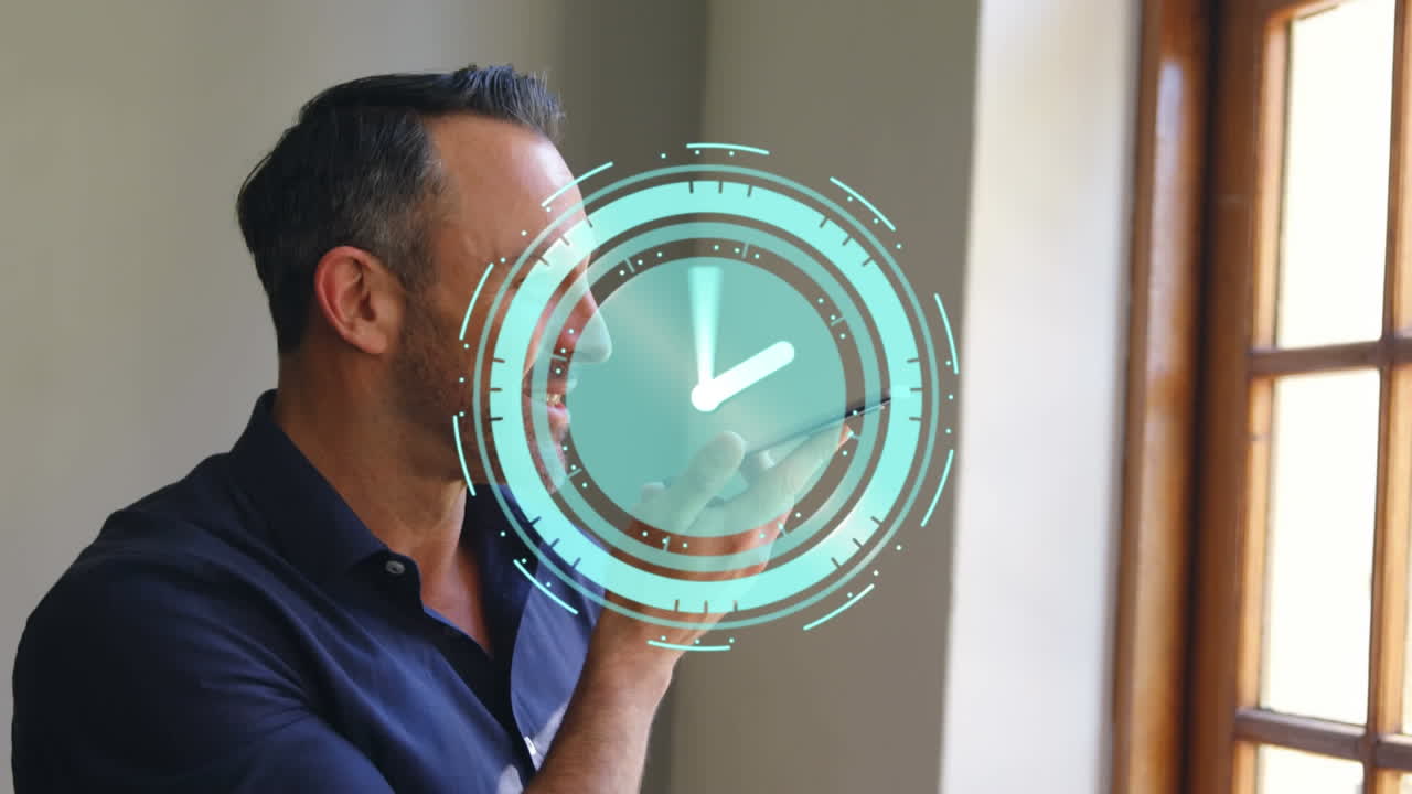 animación de un reloj moviéndose rápido sobre un hombre de negocios hablando en un teléfono inteligente