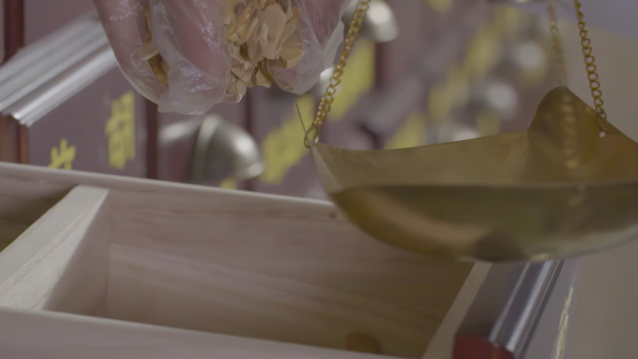 medicina tradicional china preparando remedios a base de hierbas, destacando la sabiduría antigua curación holística