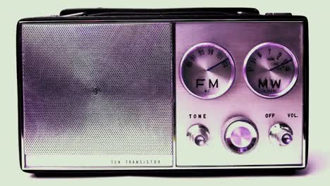 pequeña radio 13