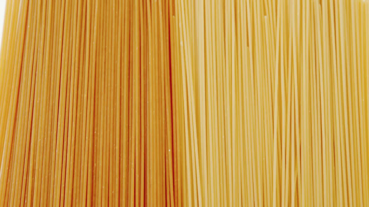 ⁇  배경 에 있는 원시 스파게티