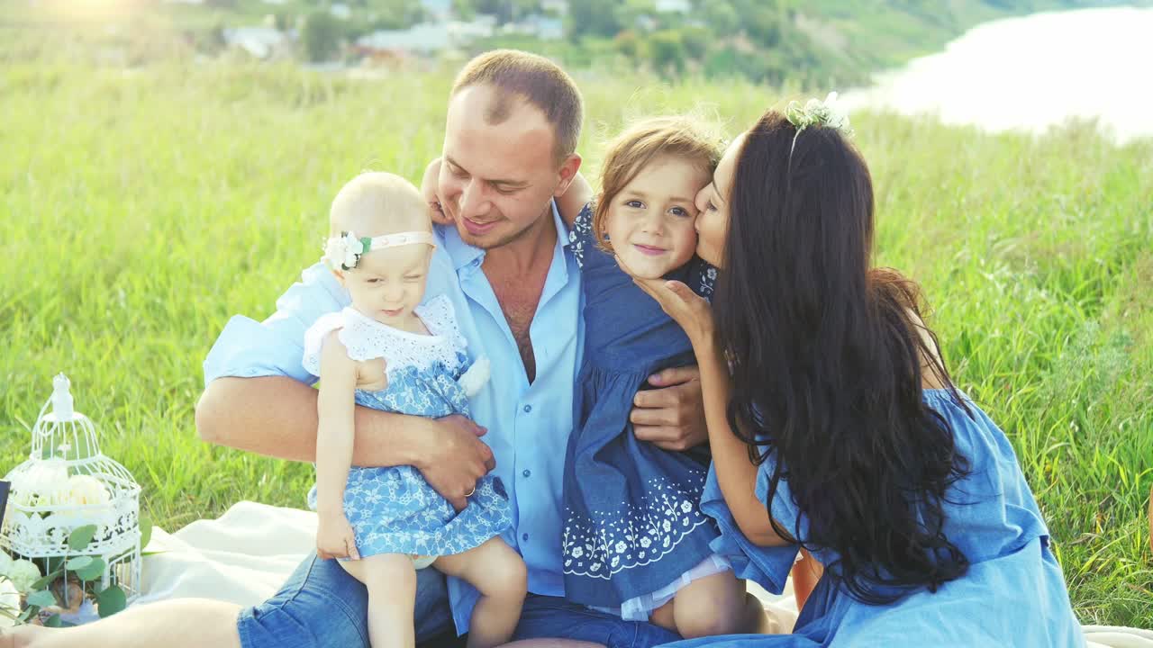 행복한 가족 피크닉