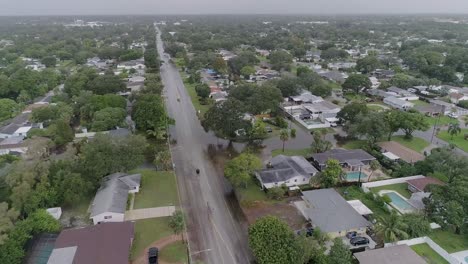 vídeo de drones de 4k de las inundaciones causadas por la tormenta del huracán idalia en st.