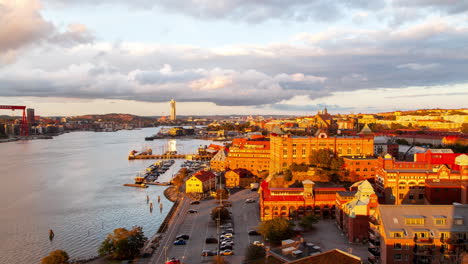 Stadt-Göteborg-Bei-Sonnenuntergang-Aus-Der-Luft-Am-Wasser