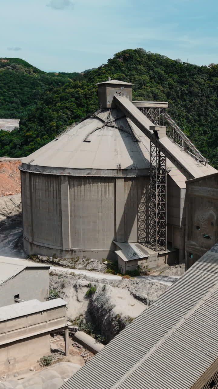 Vista aerea di edifici industriali