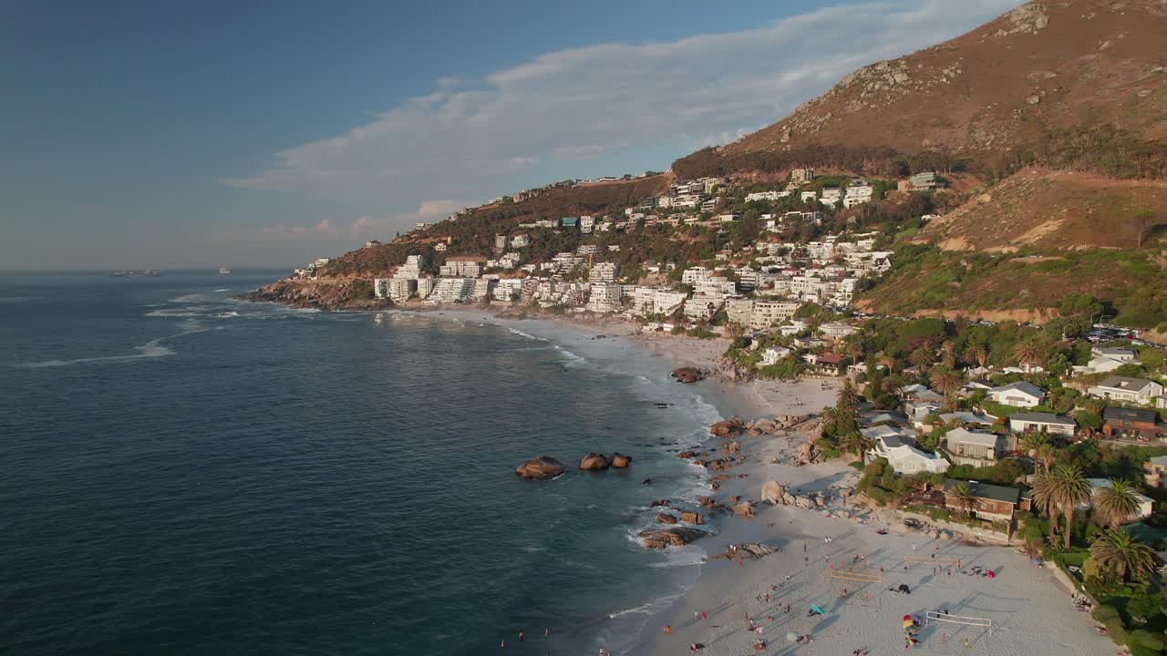 playas de clifton de arena blanca en la costa de ciudad del cabo en sudáfrica