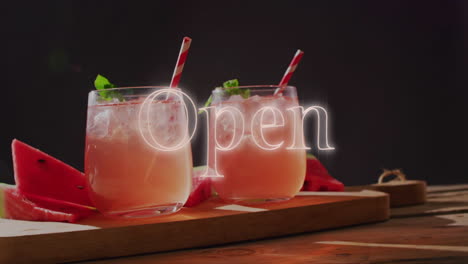 Animation-Von-Offenem-Neontext-Und-Cocktails-Auf-Schwarzem-Hintergrund