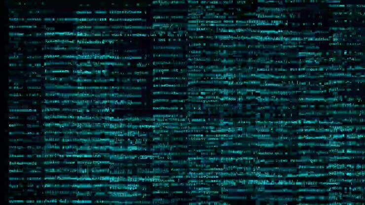 Digitaler Quellcode scrollt auf dunklem Bildschirm