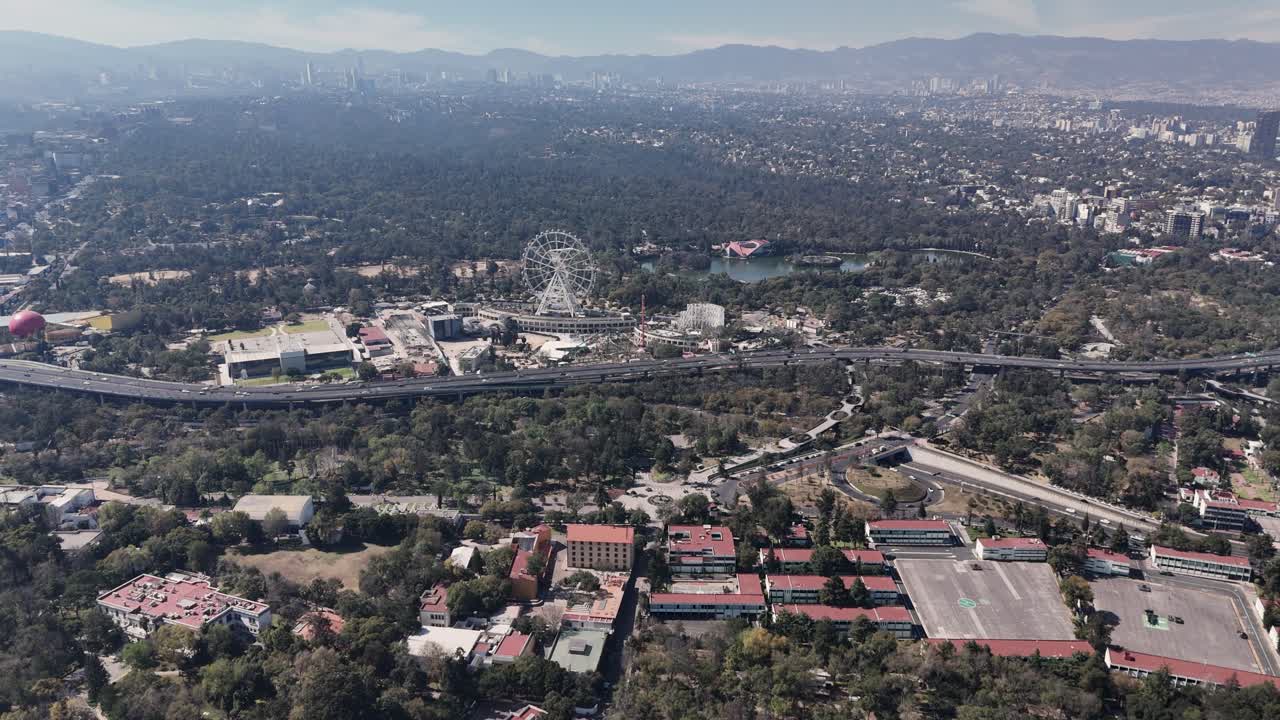 imágenes de drones de la segunda sección de chapultepe, ciudad de méxico