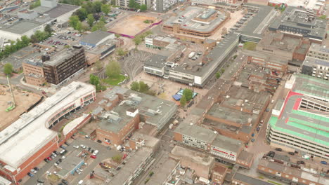 Toma-Aérea-Sobre-La-Plaza-De-La-Ciudad-De-Stevenage