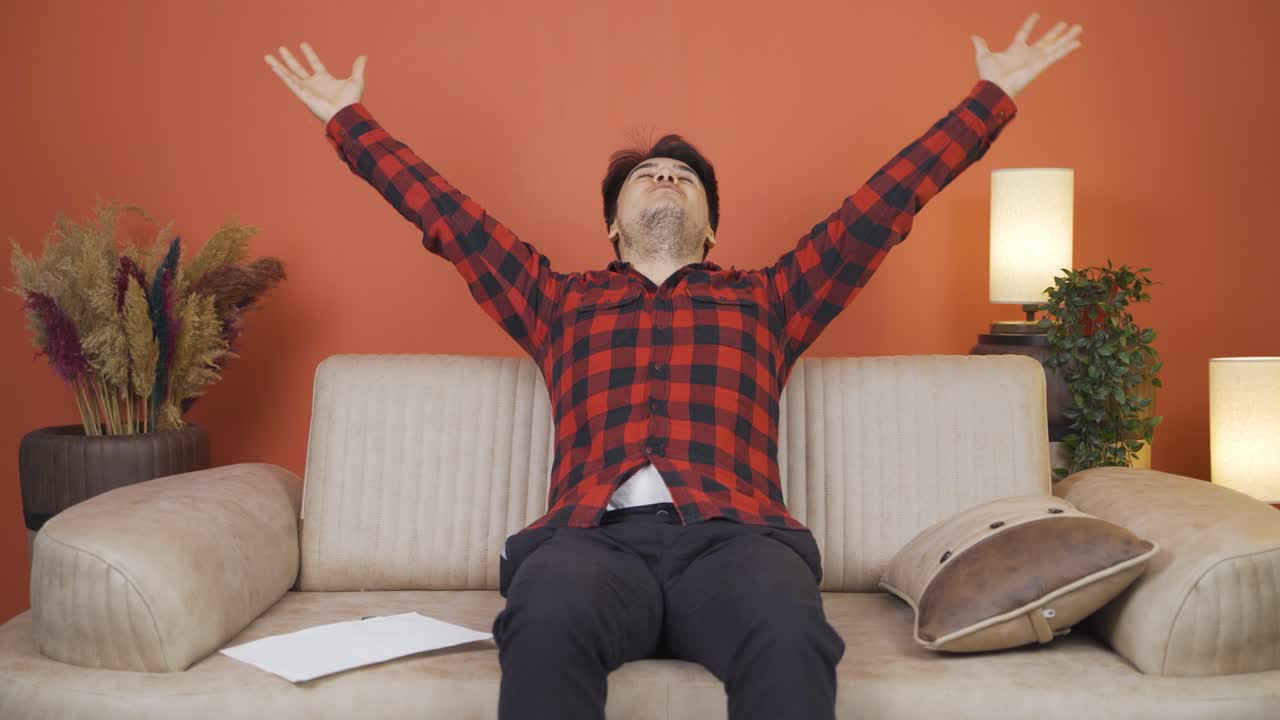 좋은 서류 작업을 즐기는 사람.