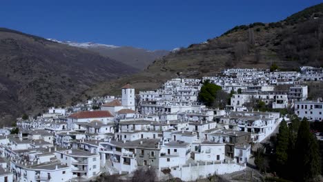 pueblo de capileira la alpujarra, provincia de granada en andalucia, españa