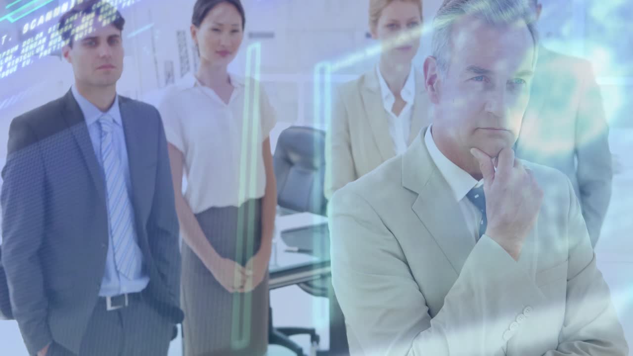 사무실에 서 있는 사려 깊은 다양한 사업가들에 대한 데이터 처리 애니메이션