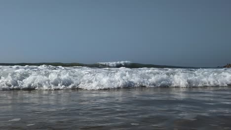 Slow-motion-shot-of-a-wave-rolling-towards-the-camera