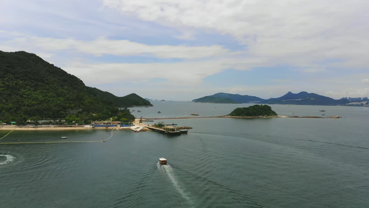 imágenes de drones de una isla a las afueras de hong kong