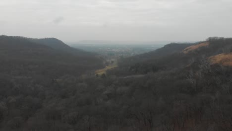 Aerial-footage-mountains-on-La-cross-WI,-USA,-dry-trees