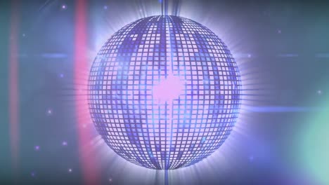 discoteca brillante girando contra puntos de luces y rastros de luz sobre un fondo púrpura