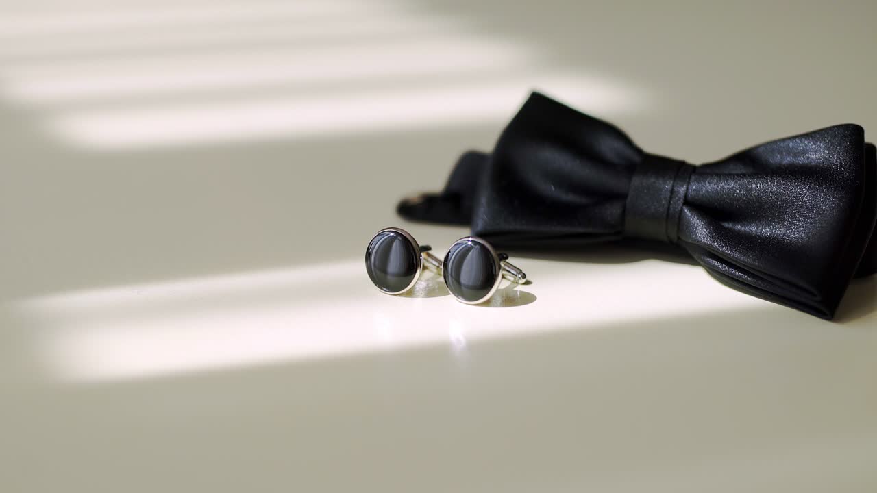 테이블 패션 배경에 검은 나비 넥타이