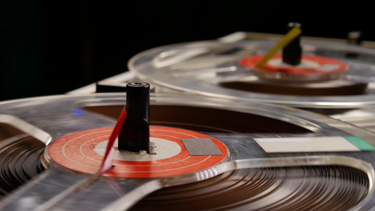 오디오 테이프 레코더, 테이프 데크 또는 테이프 기계, 아날로그 오디오 저장 장치