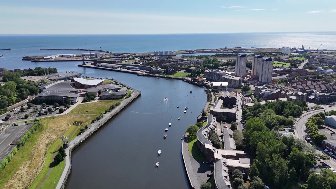 Sunderland, Regno Unito, Nord Est Inghilterra, Tyne and Wear, Ponte di Monkwearmouth, Stadium of Light, Fiume Wear, Seaburn, Roker, Mackem, Città britannica, Riprese aeree con drone