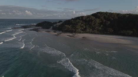 Playa-De-Cilindros-En-La-Isla-De-Stradbroke-Del-Norte