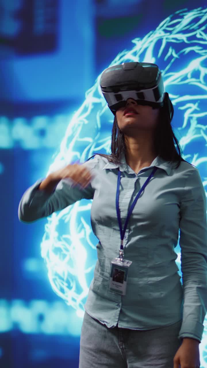 Video verticale Tecnico che utilizza la tecnologia della realtà virtuale per creare algoritmi di IA