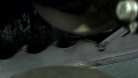 la sierra de cinta se afila automáticamente