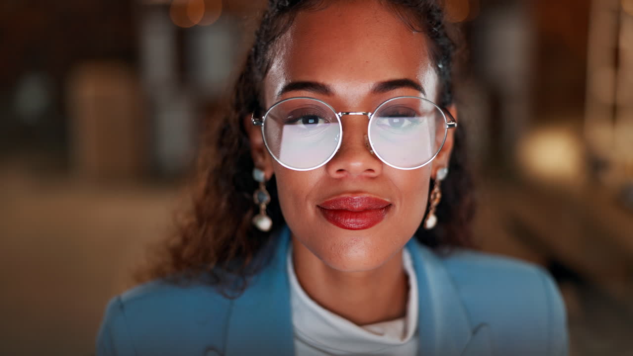 Screen, office and business woman working at night