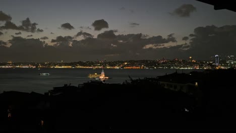 histórica torre virgen de istanbul después de la restauración