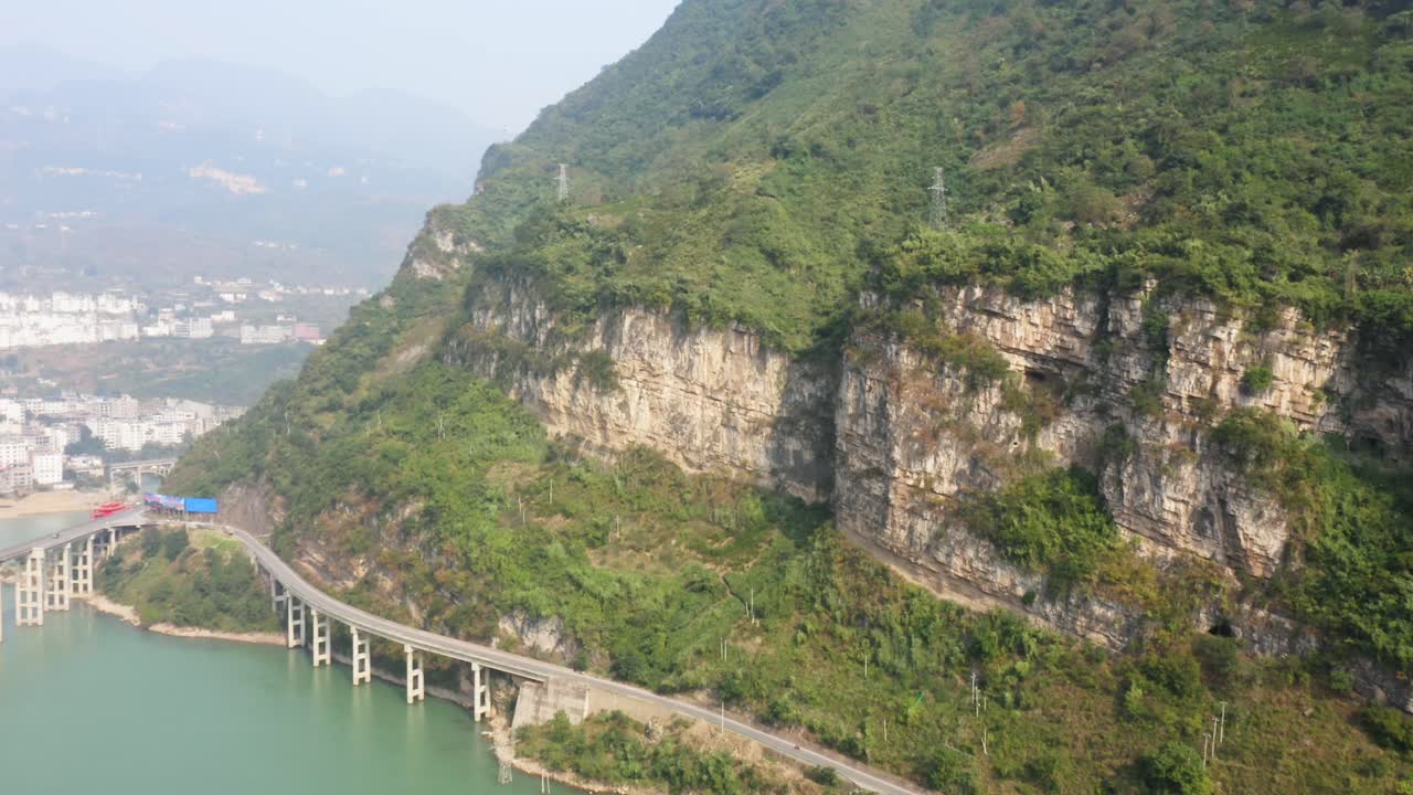 paisaje a lo largo del río yangtze en china