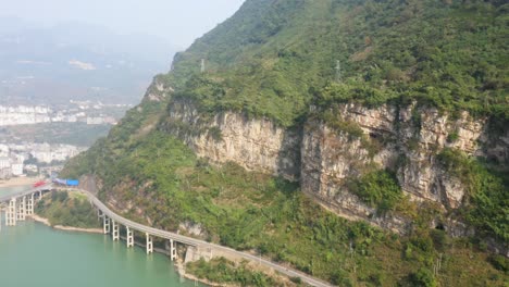 Paisaje-A-Lo-Largo-Del-Río-Yangtze-En-China