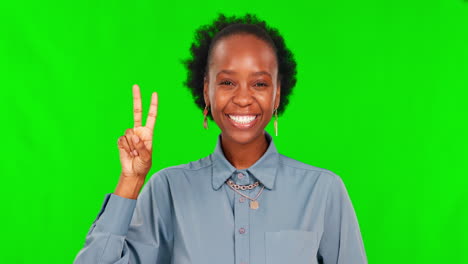 Black-woman,-green-screen-and-counting-on-hand