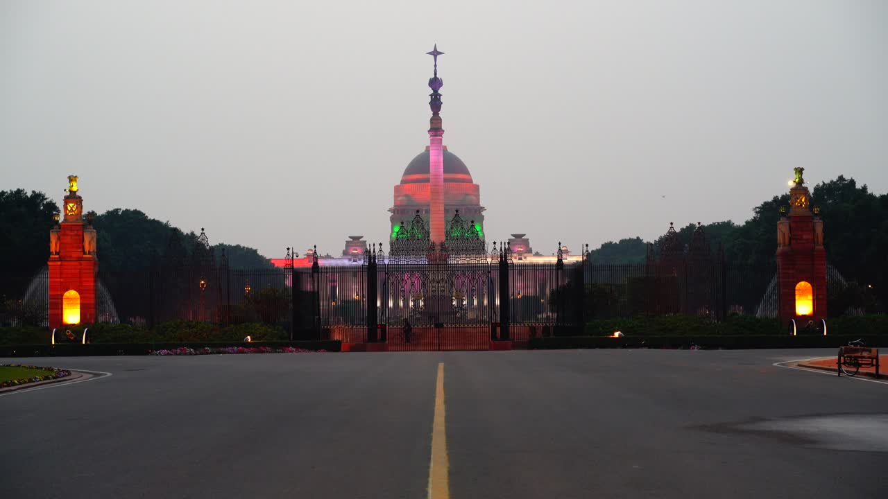라슈트라파티 바반의 아름다운 저녁 풍경