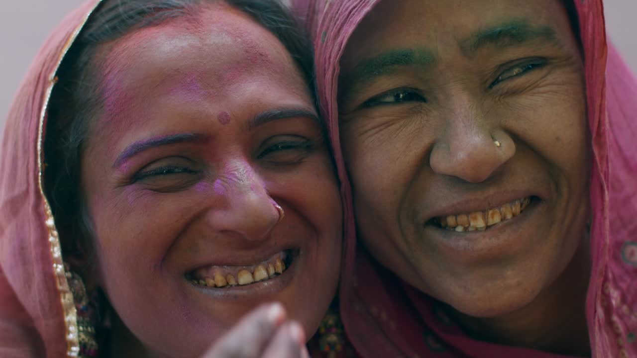 holi é um popular festival hindu antigo, originário da índia