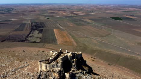 Turkey-Castles:-Turkish-Castle-Spectacle:-Tumlu's-Aerial-Charm,-Majestic-Castle:-Aerial-View-from-Steep-Hill