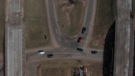 imágenes aéreas de la construcción de carreteras en letonia