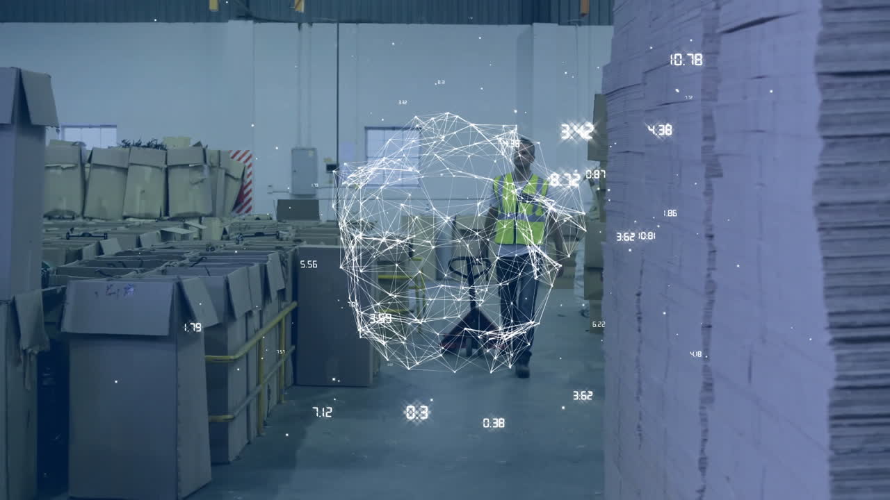 рабочий на складе перемещает коробки с сетевыми соединениями и анимацией точек данных