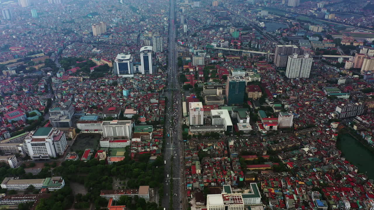 la noche llama a la puerta.