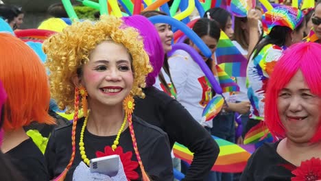 el desfile del orgullo colorido