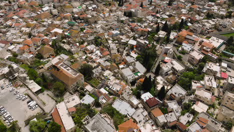 Sobrevolar-La-Histórica-Ciudad-De-Nazaret-En-La-Baja-Galilea,-Norte-De-Israel