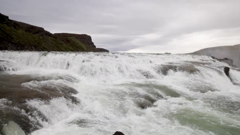 guffoss falls in iceland gimbal video panning right in slow motion