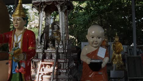 buddhist temple pray room